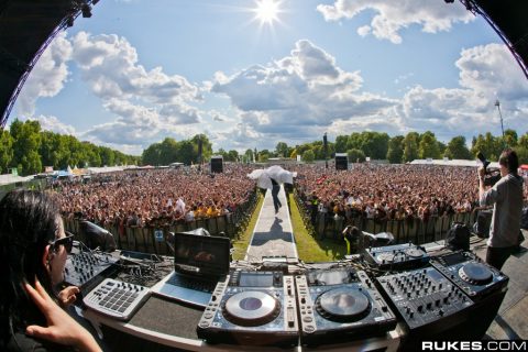 Deadmau5 - "LED Festival" @ Victoria Park (London, UK) - June 11, 2011