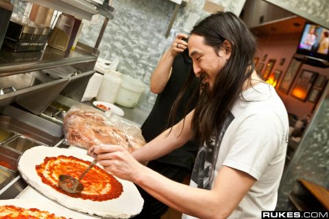 Steve Aoki @ Massimo's Pizza - January 27, 2011