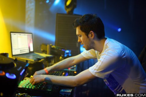 Calvin Harris - "GIANT" @ Avalon - February 27, 2010