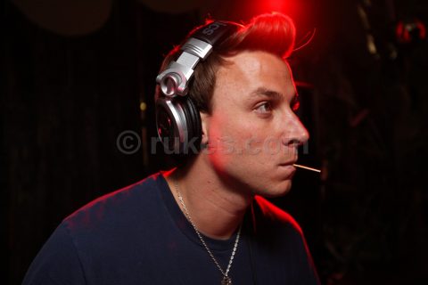 Lazaro Casanova and Does It Offend You, Yeah? - "GIANT" @ Vanguard - July 26, 2008