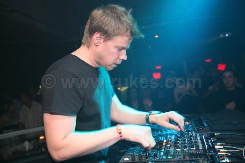 Ferry Corsten and David Moses - "GIANT" @ Club Vegas - September 30, 2007