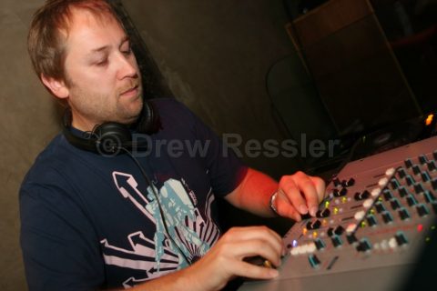 Lee Coombs @ Monday Night Social - July 11, 2005