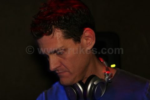 Taylor and Scott Carrelli @ Monday Night Social - January 9, 2006